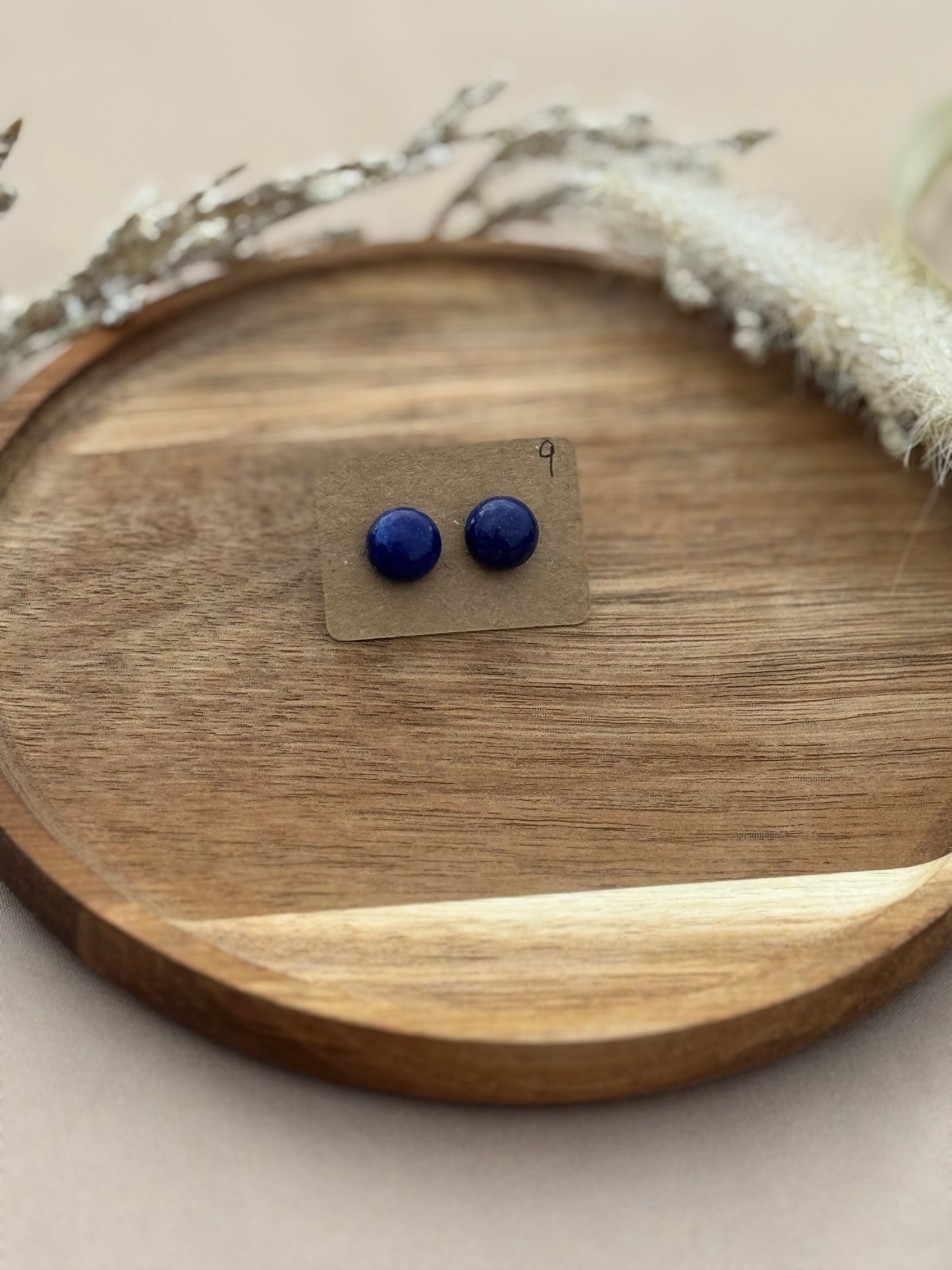 Lapis studs