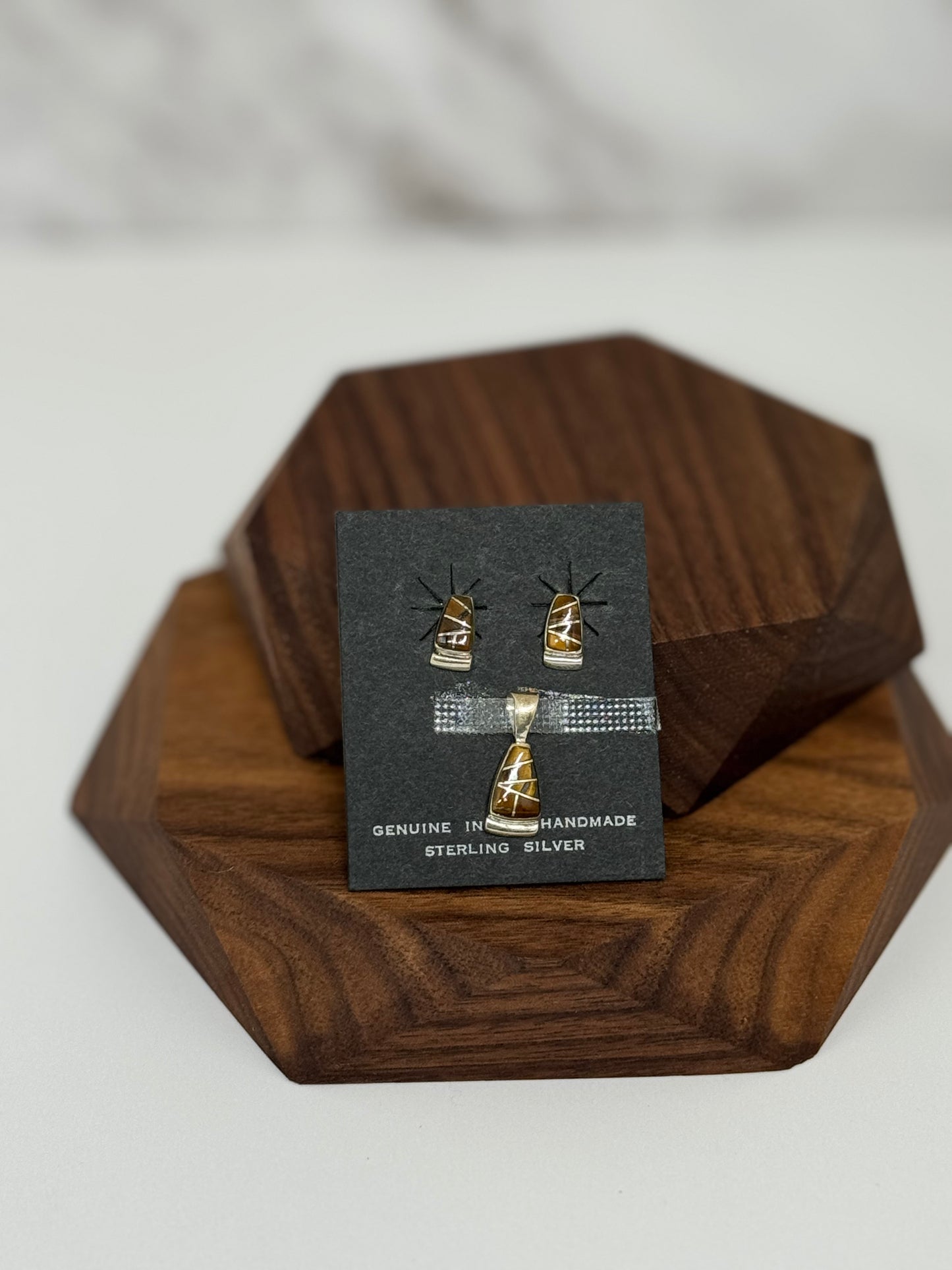 Earring and pendant sent
