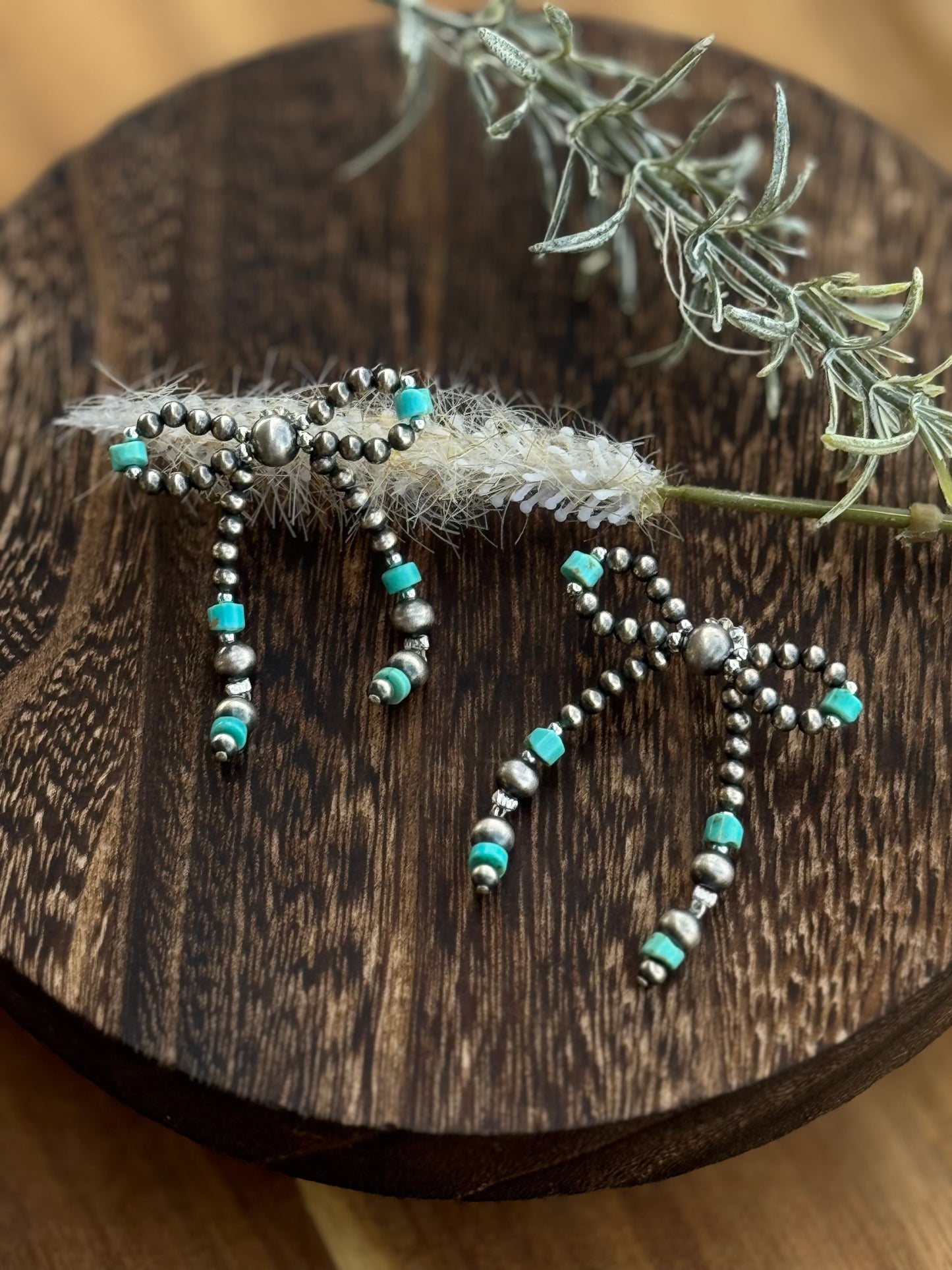 Navajo pearl bow studs