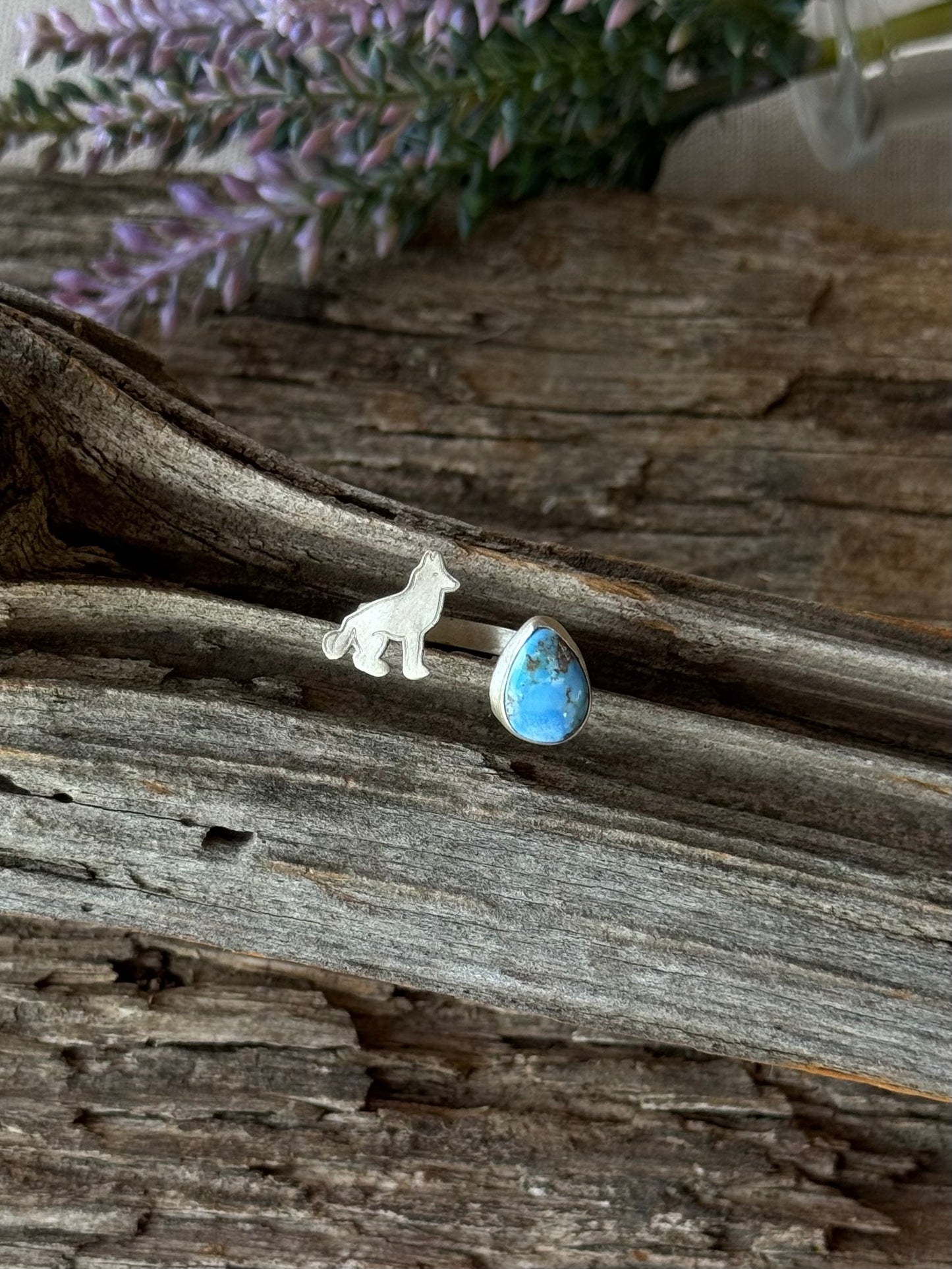 Wolf floater ring