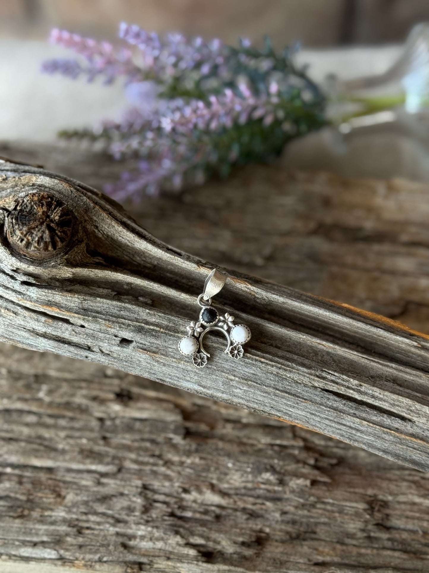 Naja pendant