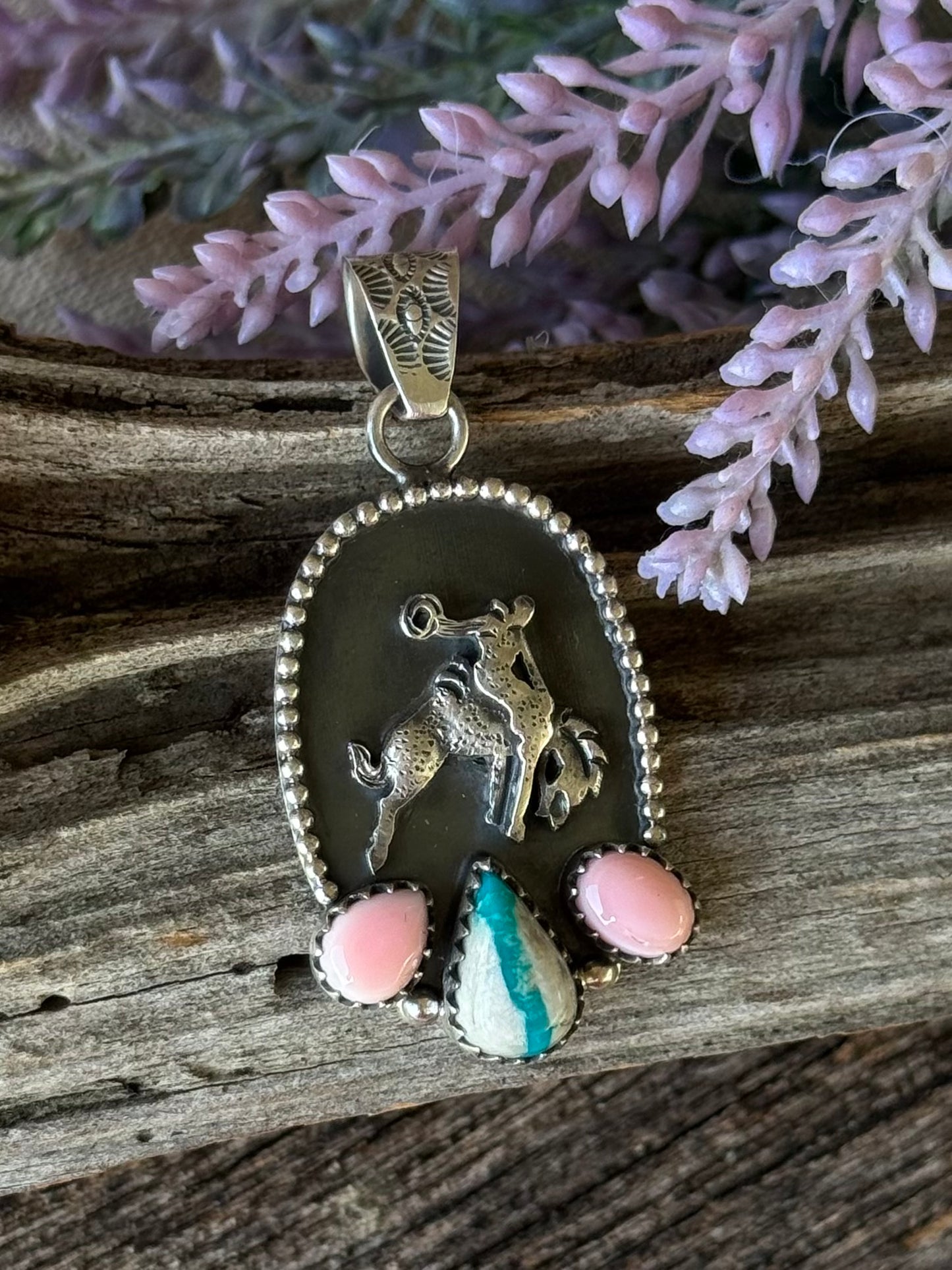 Bronc pendant