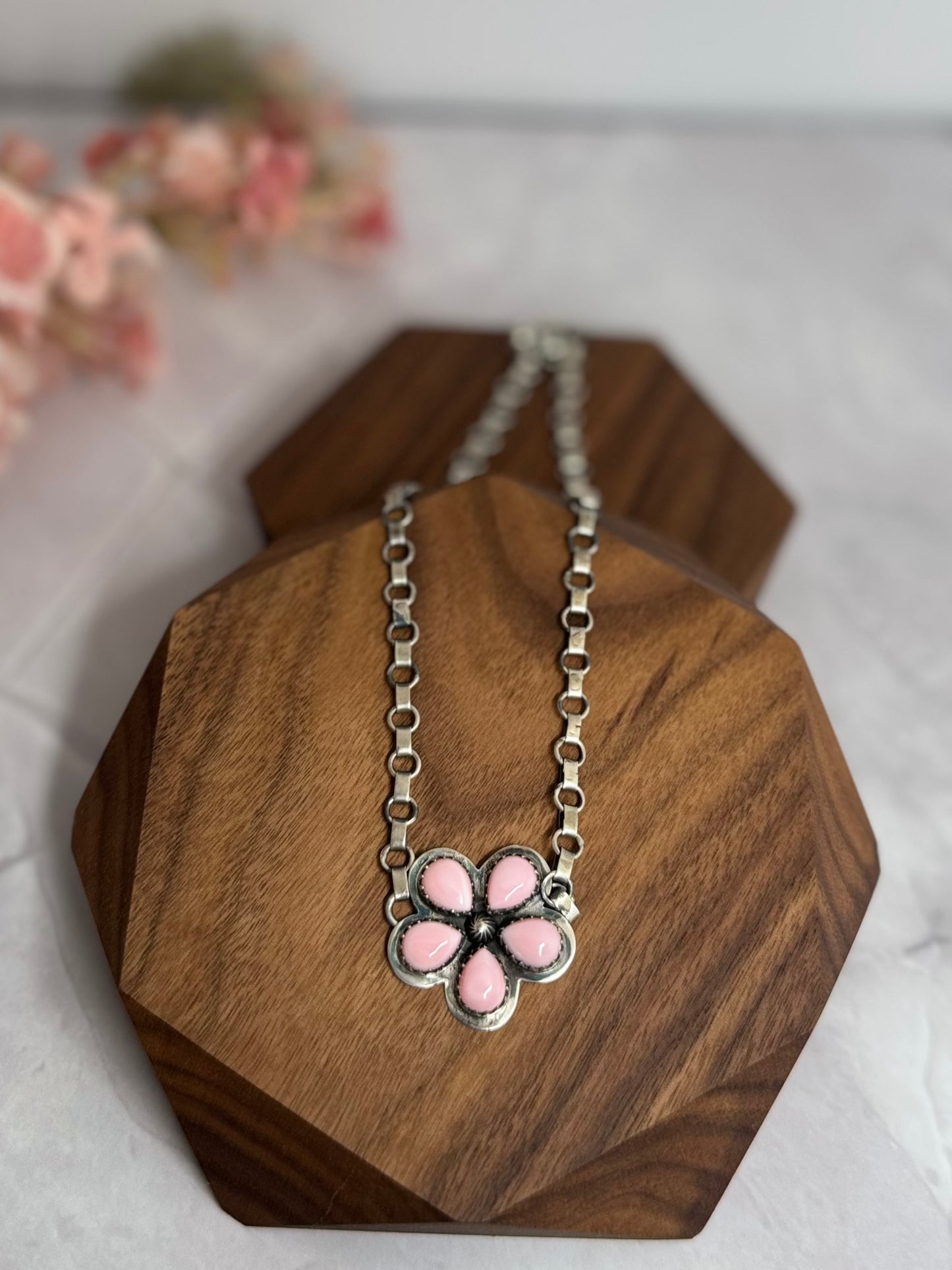 Flower choker